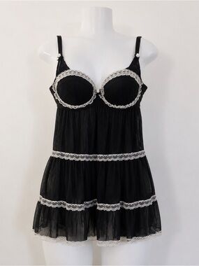 2000s Coquette Elegant Black and White Lace Stockholm Style Top